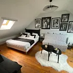 فندق مبيت وإفطار Chez Patou 3*