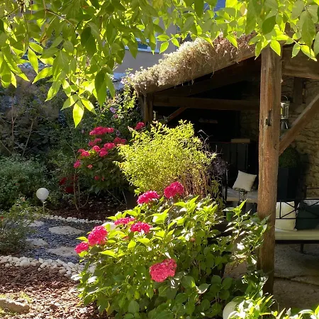 Chez Patou Bed and Breakfast 3*