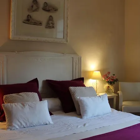 Chez Patou Bed & Breakfast *