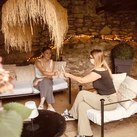 Chez Patou Bed and Breakfast 3*